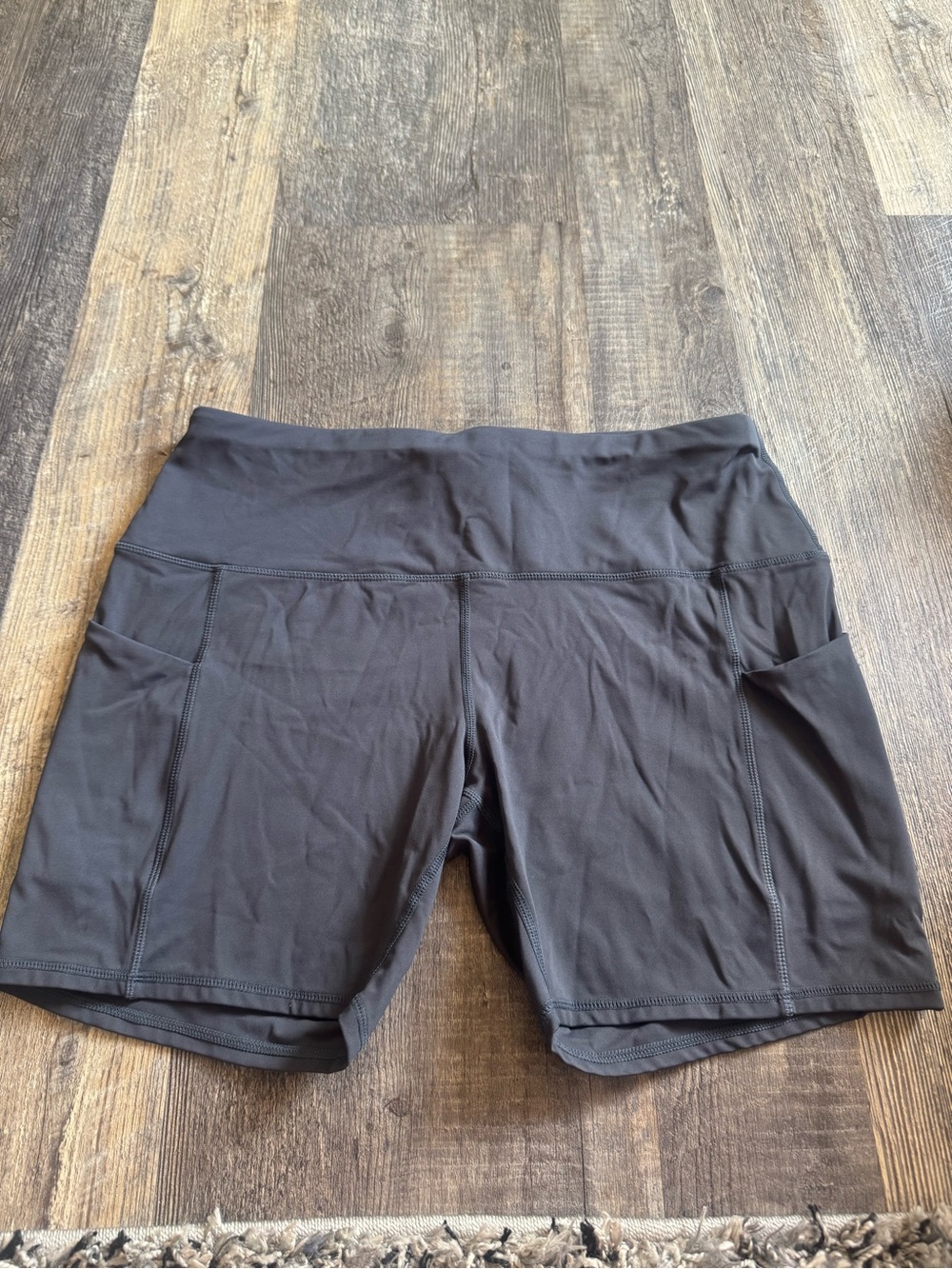 Oalka High-Waist Pocket Biker Shorts - Black